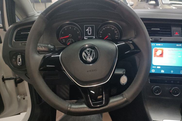 Used Volkswagen Golf 2015 1.6L Automatic Comfort Model
