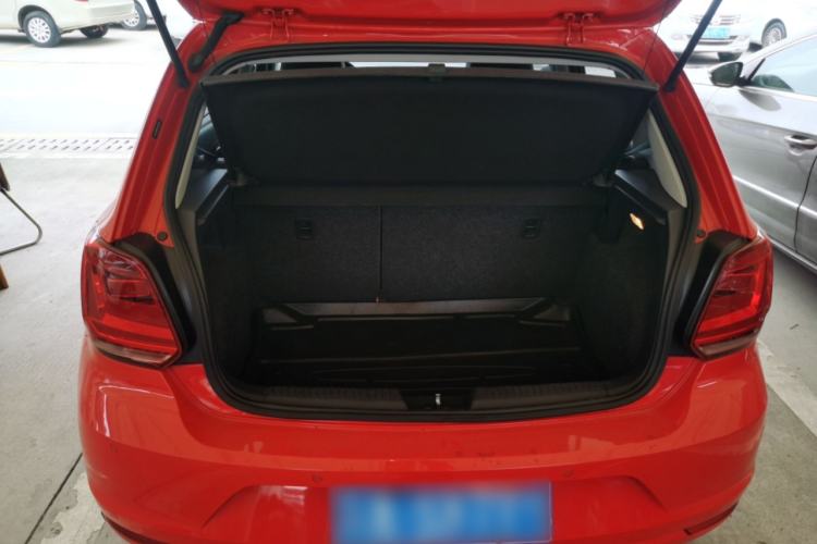 Used Volkswagen Polo 2016 1.6L Automatic Comfort Model
