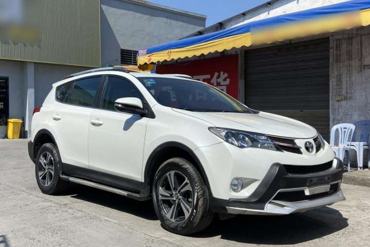 Used Toyota RAV4 2015 2.0L CVT Two-Wheel Drive Urban Edition
