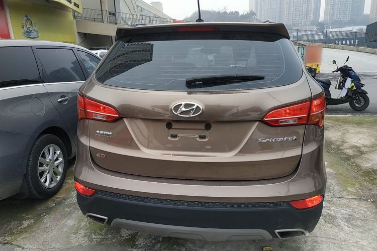 Used Hyundai Santa Fe 2015 2.4L Automatic Two-Wheel Drive Smart Version 5 Seats
