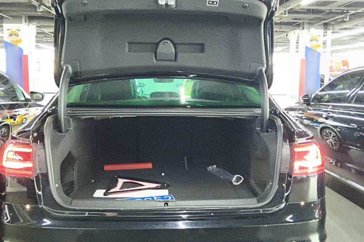 Used Volkswagen Phideon 2021 380TSI Luxury Edition
