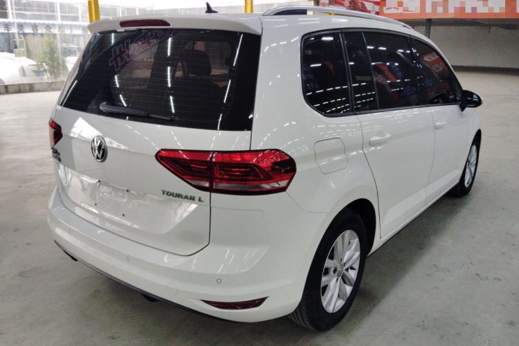 Used Volkswagen Touran 2018 Volkswagen Touran L 280TSI DSG Comfort Edition 7 Seats China VI Standard
