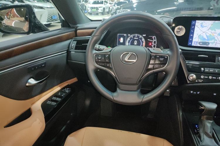 Used Lexus ES 2024 200 Premium Edition
