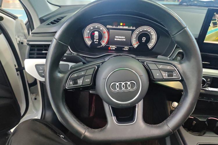 Used Audi A4L 2022 40 TFSI Luxury Dynamic Model
