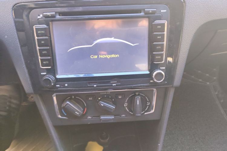 Used Volkswagen Santana 2015 1.6L Automatic Comfort Edition