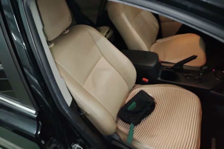 Used Toyota RAV4 2015 2.0L CVT Two-Wheel Drive Fashion Edition
