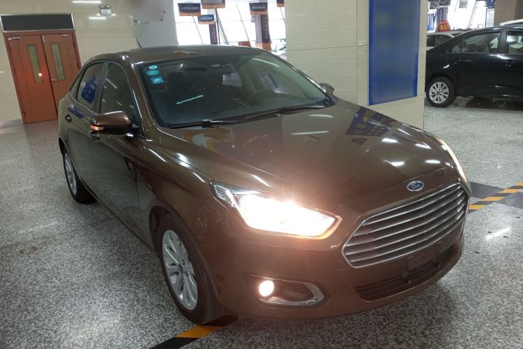 Used Ford Escort 2015 1.5L Manual Fashion Edition
