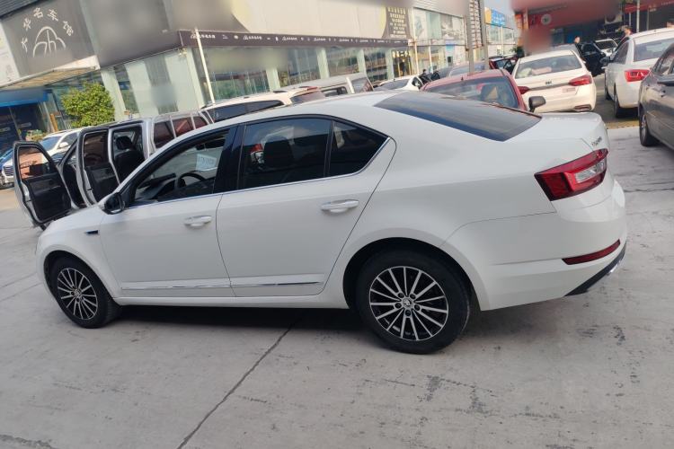Used Skoda Octavia 2019 1.5L Automatic Luxury Edition
