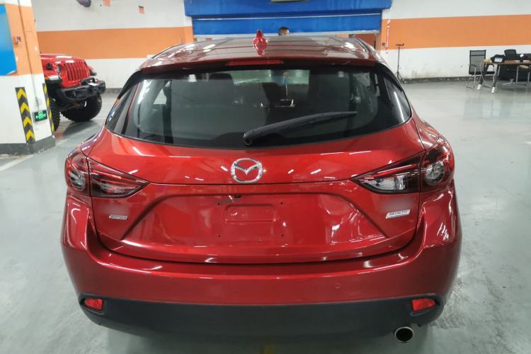 Used Mazda Mazda 3 Axela 2014 Hatchback 1.5L Automatic Luxury Model