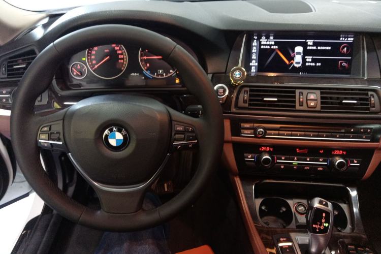 Used BMW 5 Series 2017 525Li Leading Model
