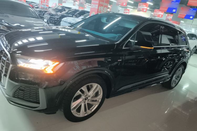 Used Audi Q7 2023 45 TFSI quattro S line Sport model

