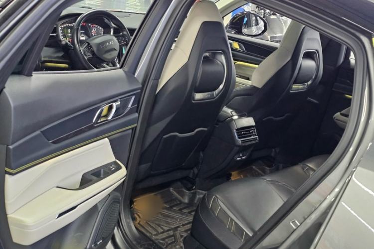 Used Lynk & Co 05 2020 2.0TD Two-Wheel Drive Shine Halo
