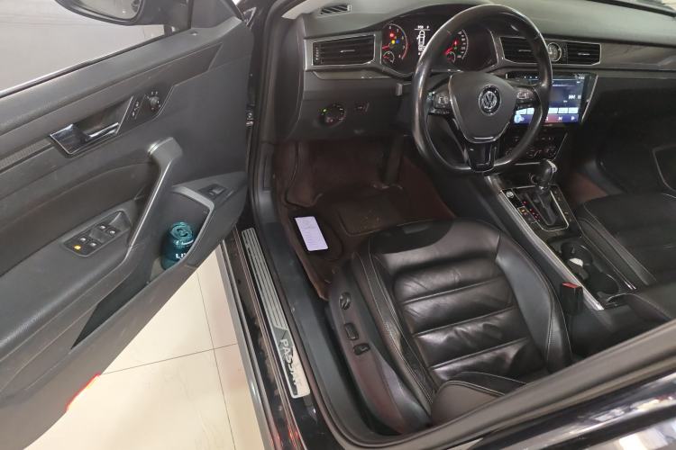 Used Volkswagen Passat 2017 330TSI DSG Luxury Edition
