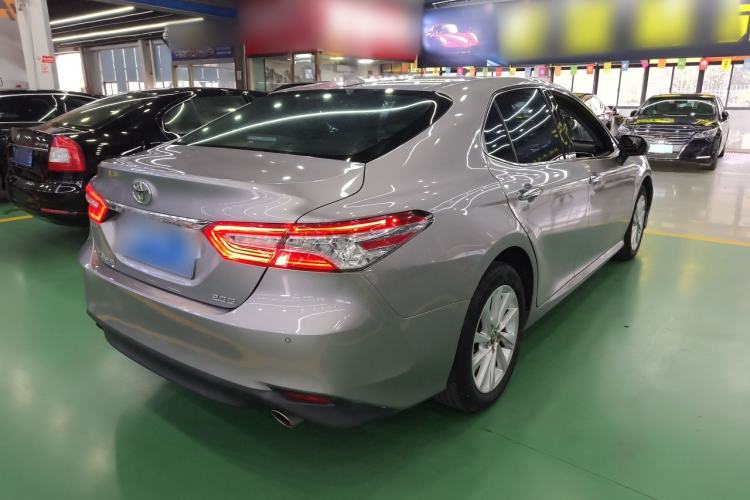Used Toyota Camry 2021 2.0G Luxury Edition
