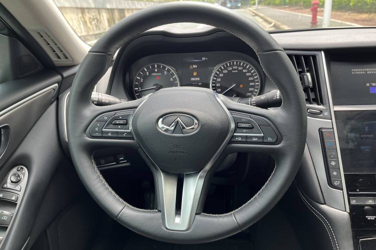 Used Infiniti Q50L 2018 2.0T Enjoyment Version China VI Standard
