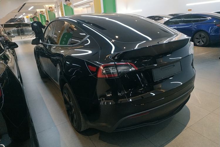 Used Tesla Model Y 2024 Long-Range All-Wheel-Drive Version