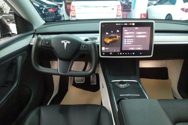 Used Tesla Model Y 2024 Long-Range All-Wheel-Drive Version