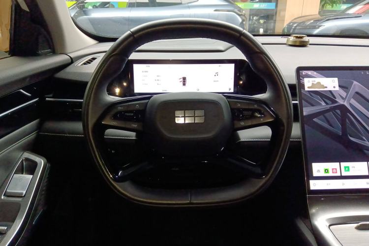 Used  L6 2024 125km PLUS Dragon Edition
