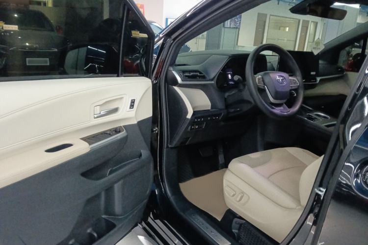 Used Toyota Granvia 2023 2.5L Hybrid Prestige PLUS Edition
