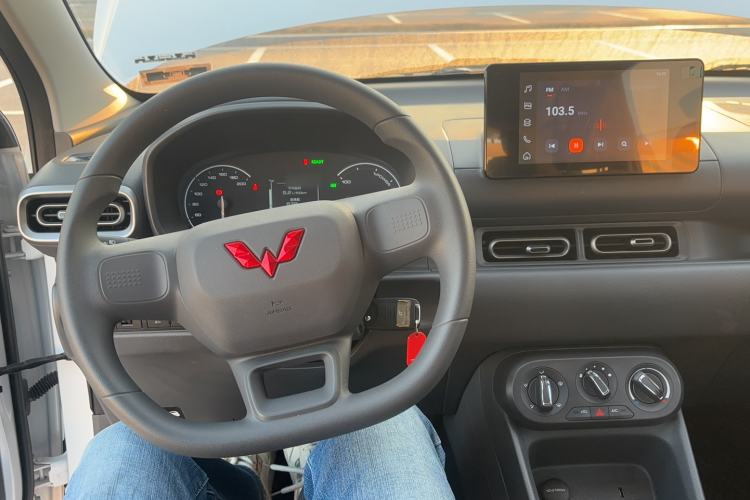 Used Wuling Hongguang New Energy 2025 Extended-Range Hybrid 50 km Utility Version
