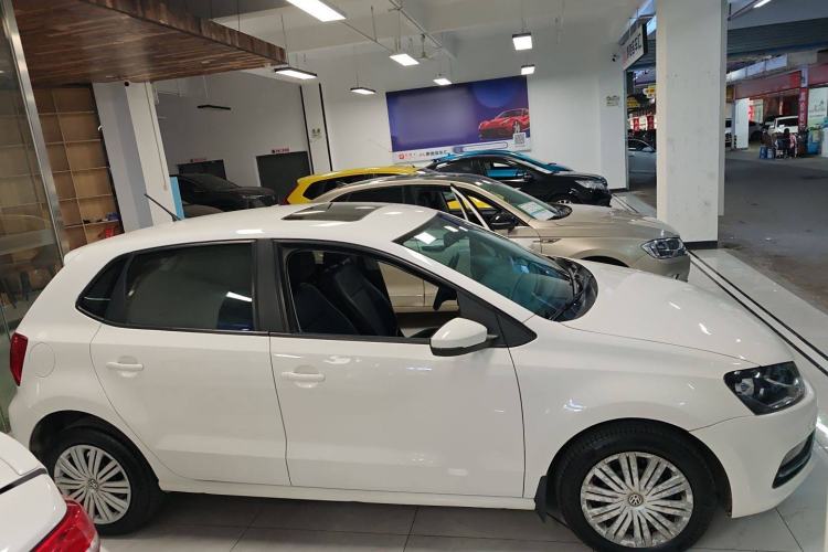 Used Volkswagen Polo 2016 1.6L Automatic Comfort Model
