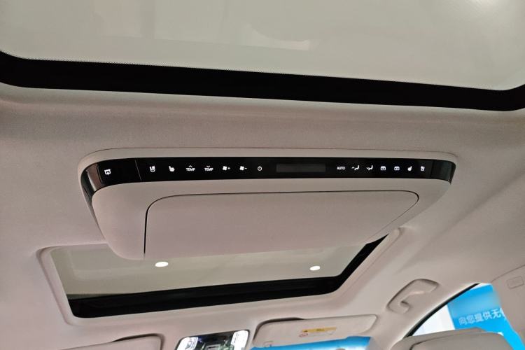 Used Buick GL8 New Energy 2024 Lu Zun Luxury Edition 7-Seater
