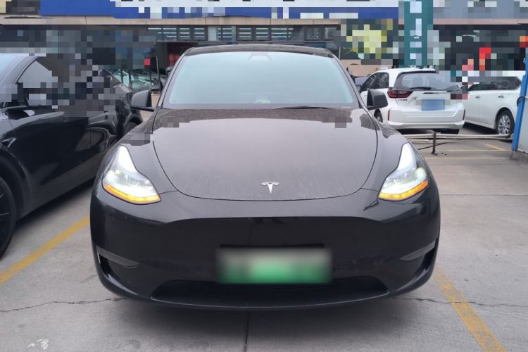 Used Tesla Model Y 2023 Long-Range All-Wheel-Drive Version
