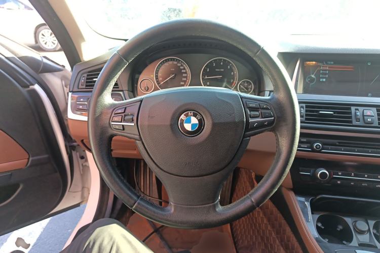 Used BMW 5 Series 2015 520i Elegant Edition
