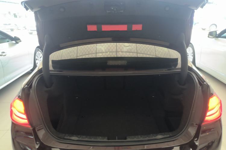 Used BMW 3 Series 2016 316Li Fashion Model
