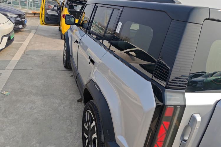 Used  03 2024 472km Four-Wheel Drive Long-Range Intelligent Advanced Version
