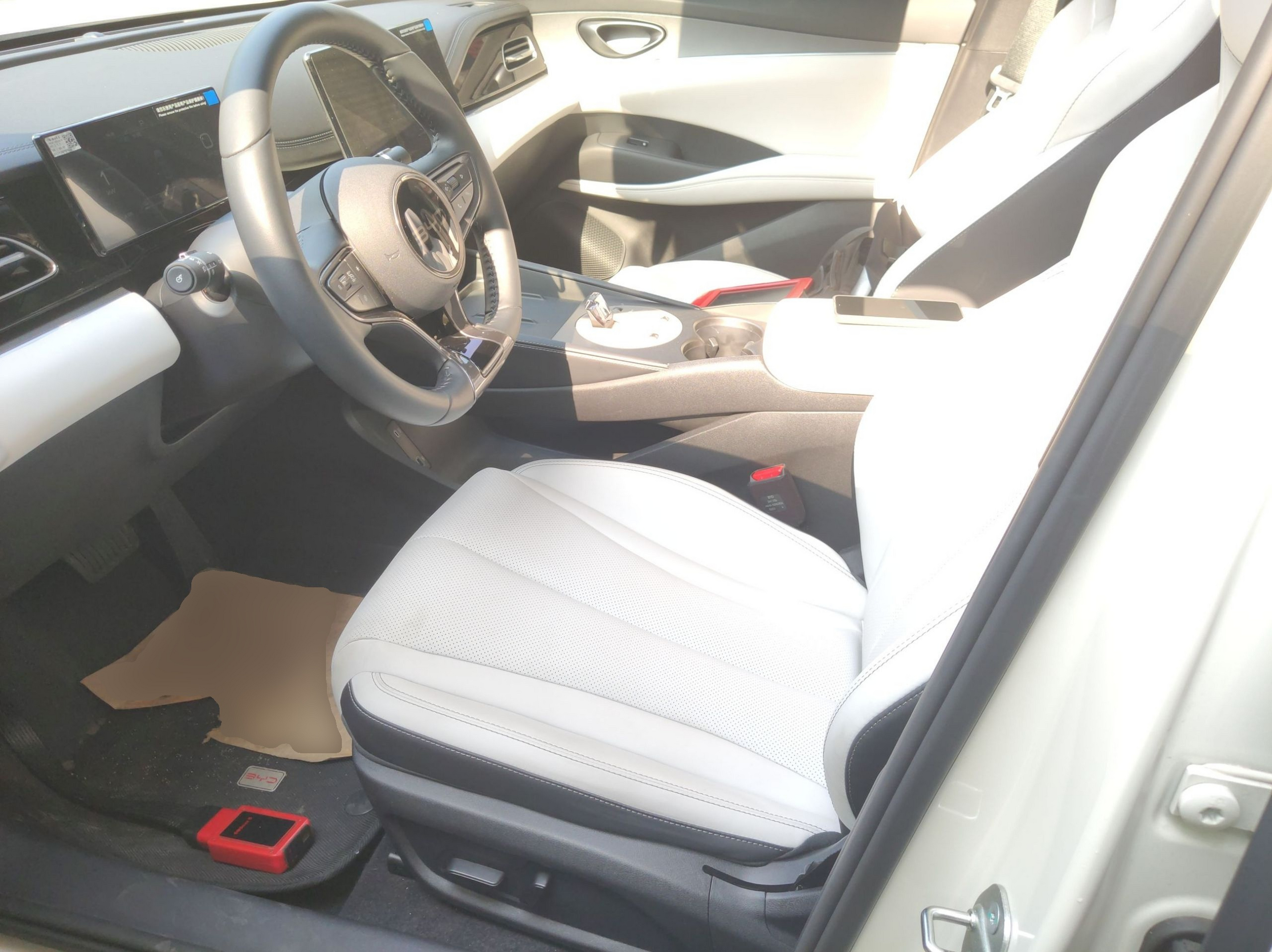 المقاعد الأمامية داخل السيارة