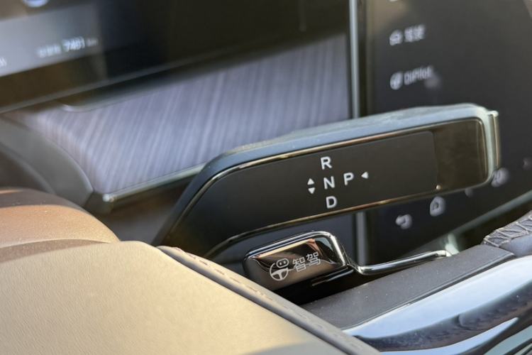 Used Denza Z9 2024 1100 km Four-Wheel Drive Max Version