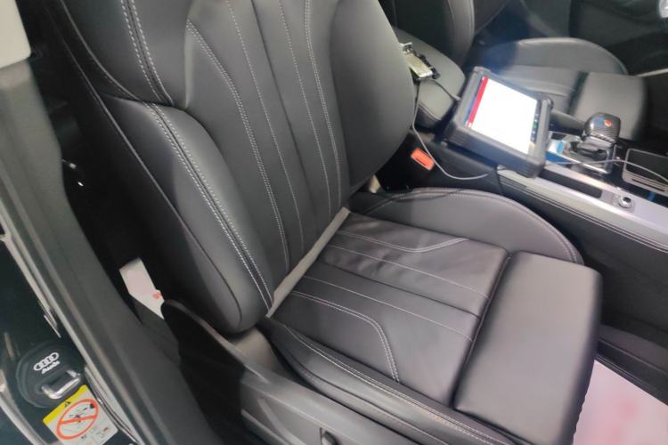 Used Audi Q5L 2022 40T Fashionable and Dynamic Model
