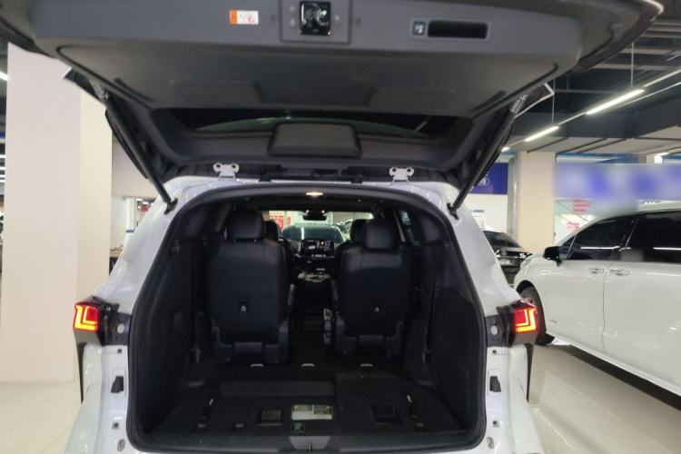 Used Toyota Granvia 2024 2.5L Hybrid Prestige PLUS Four-Wheel Drive Version