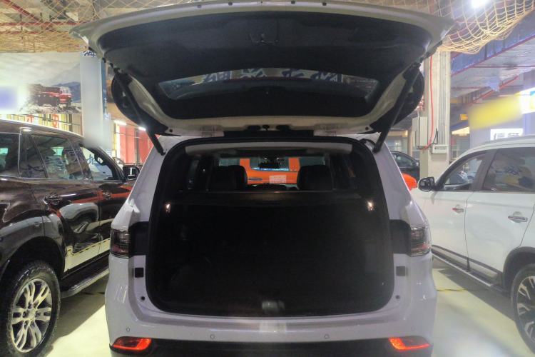 Used  Commander 2018 2.0T Two-Wheel Drive Enjoy Edition China V
