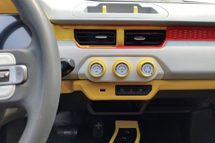 Used Chery QQ Ice Cream 2022 120km Conical Shape Lithium Iron Phosphate
