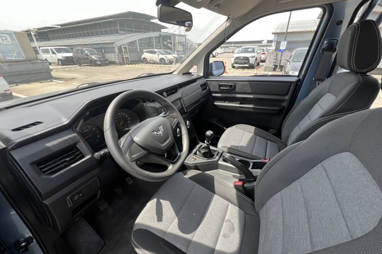 Used Wuling Hongguang PLUS 2020 1.5L Manual Standard Edition 7-Seater
