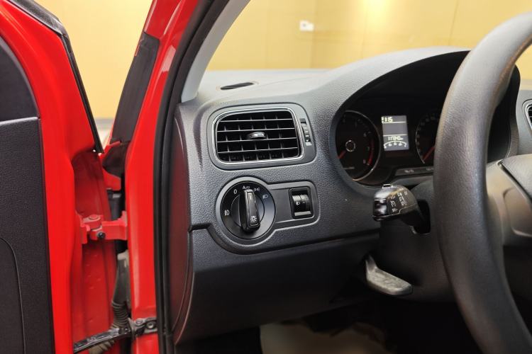 Used Volkswagen Polo 2014 1.6L Automatic Comfort Edition
