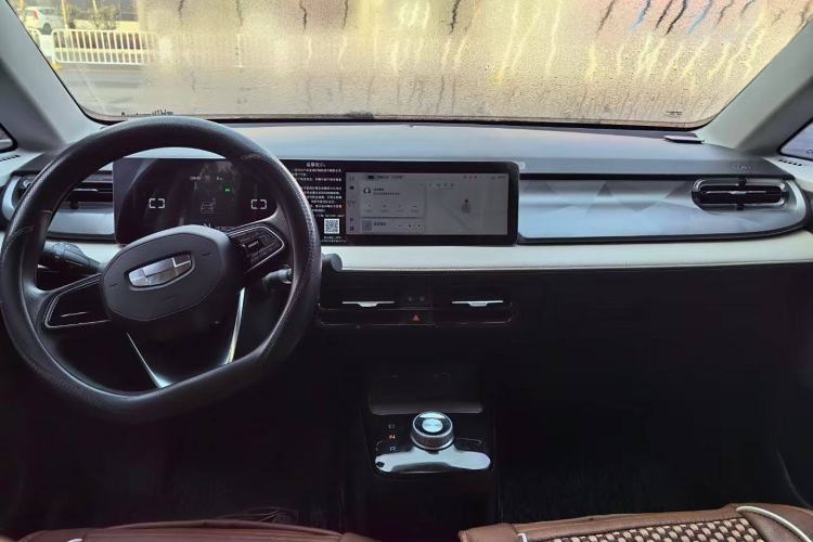 Used Geometry E Firefly 2024 301km Flowing Light
