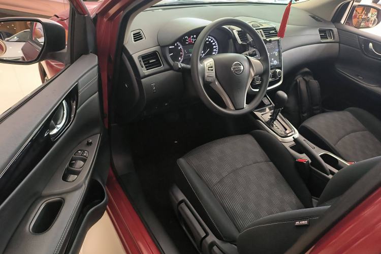 Used Nissan Tiida 2016 1.6L CVT Cool Dynamic Edition
