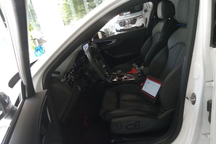 Used Audi A4L 2023 40 TFSI Luxury Dynamic Model