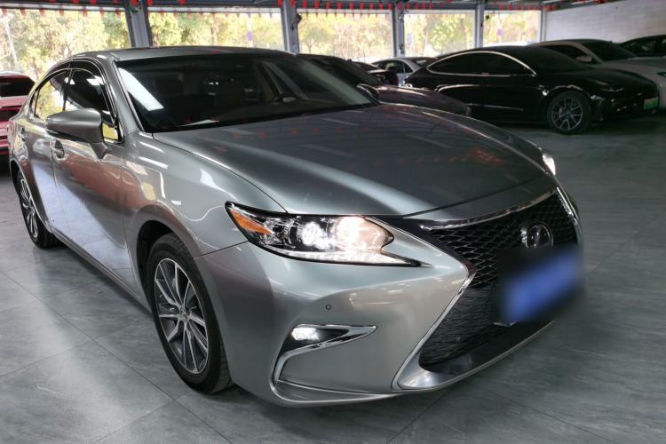 Used Lexus ES 2015 300h Comfort Edition