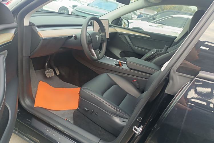 Used Tesla Model Y 2022 Rear-Wheel-Drive Version