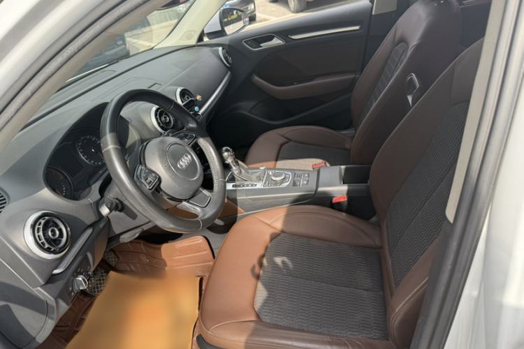 Used Audi A3 2014 Limousine 40 TFSI S line Comfort Model
