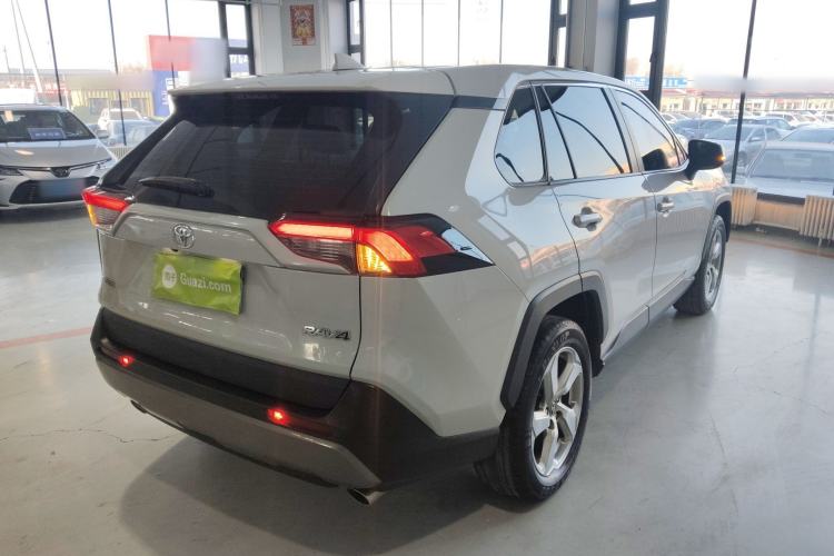 Used Toyota RAV4 2022 2.0L CVT Two-Wheel Drive Fashion Edition
