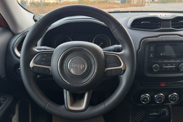 Used  Renegade 2017 180T Manual Kinetic Edition