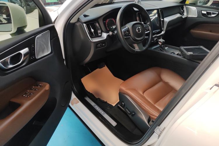 Used Volvo XC60 2019 T5 4x4 Smart Edition China VI Standard
