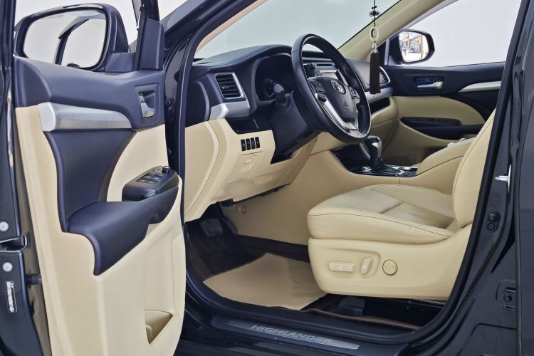 Used Toyota Highlander 2018 2.0T Four-Wheel Drive Luxury Edition 7 Seats China V Emission Standard
