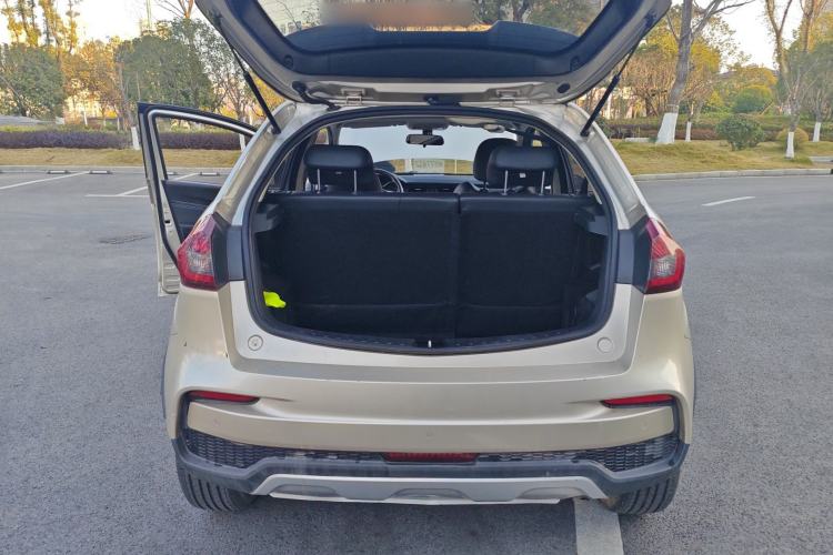 Used Geely Auto Vision X3 2019 Upgraded Model 1.5L Manual Luxury Version