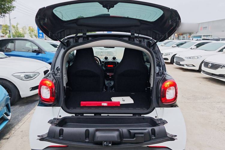 Used  fortwo 2018 1.0L 52kW Hardtop Dynamic Version China V
